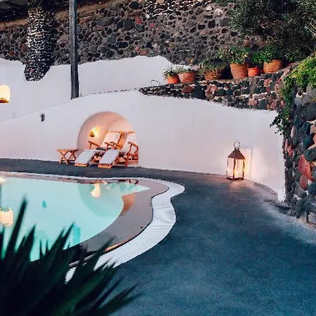 Perivolas Traditional Hotel Foinikiá