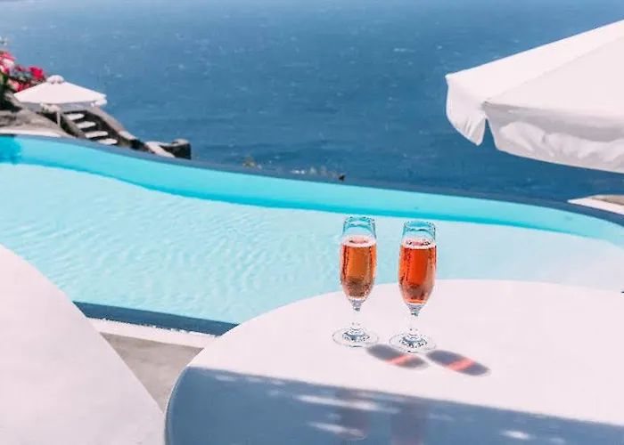 Hotel Perivolas Traditional 5*