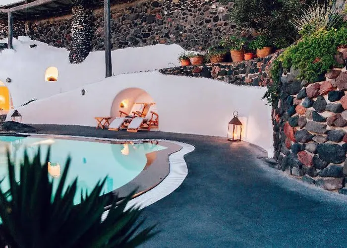 Perivolas Traditional Hotel Foinikia (Santorini)